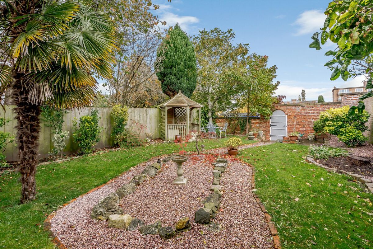 house for sale in York Place, Harrogate, North Yorkshire, HG1