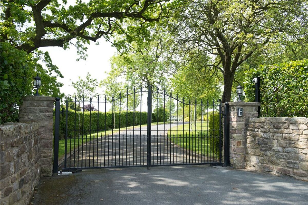 house for sale in Kirkby Lane, Kirkby Overblow, Harrogate, North