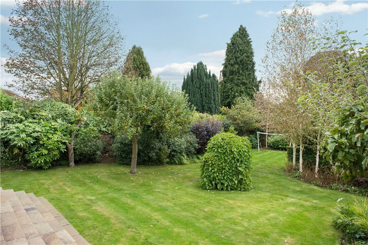 house for sale in Harlow Pines, Harrogate, North Yorkshire, HG3