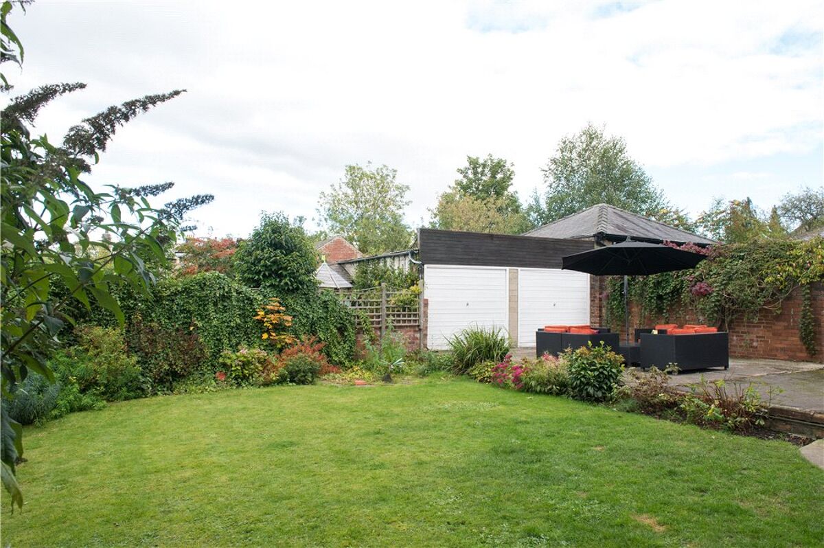 house for sale in Stoneleigh, Queens Road, Harrogate, North Yorkshire