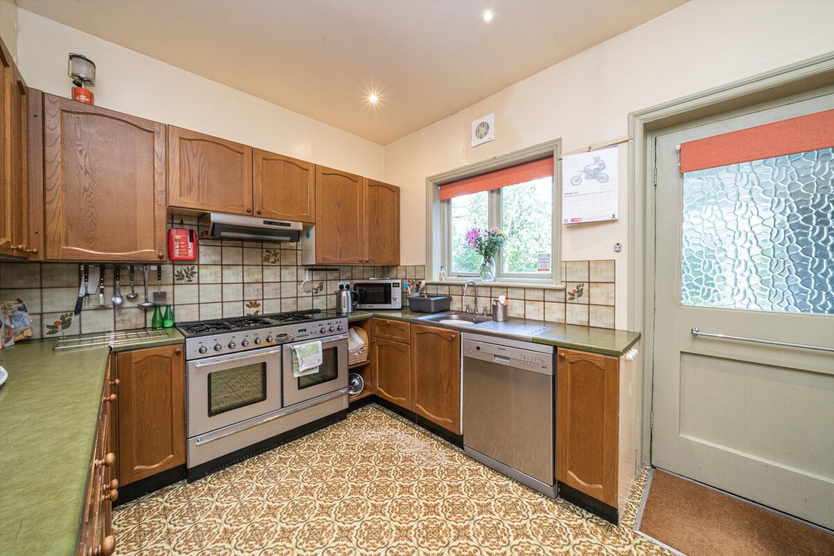 house for sale in Wetherby Road, Harrogate, North Yorkshire, HG2