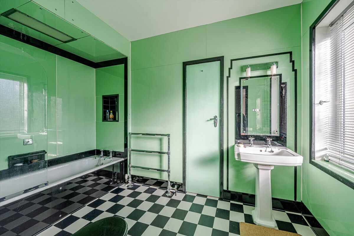 house for sale in Wetherby Road, Harrogate, North Yorkshire, HG2