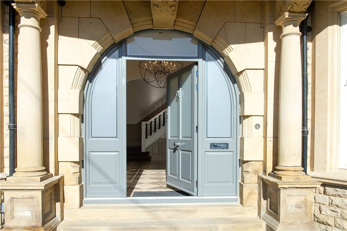 house for sale in Rossett Green Lane, Harrogate, North Yorkshire, HG2