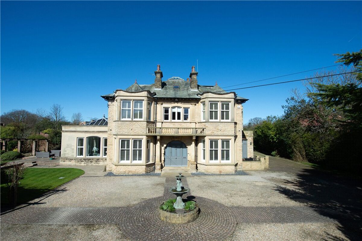 house for sale in Rossett Green Lane, Harrogate, North Yorkshire, HG2