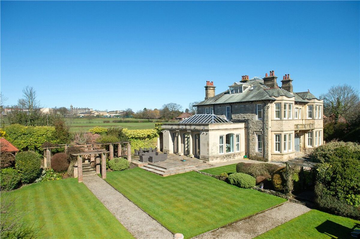 house for sale in Rossett Green Lane, Harrogate, North Yorkshire, HG2