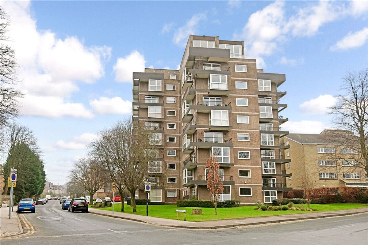 flat for sale in Esplanade Court, 2 St. Marys Walk, Harrogate, North Yorkshire, HG2 HAR180004