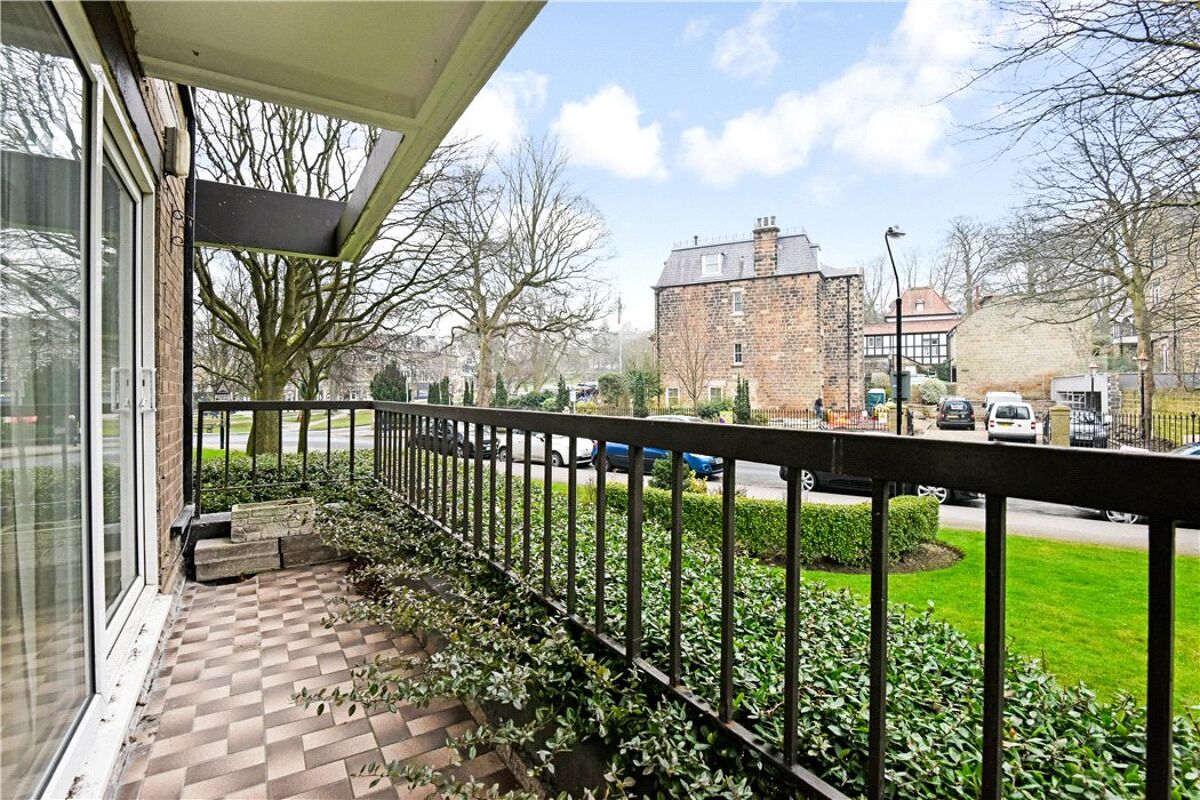 flat for sale in Esplanade Court, 2 St. Marys Walk, Harrogate, North Yorkshire, HG2 HAR180004