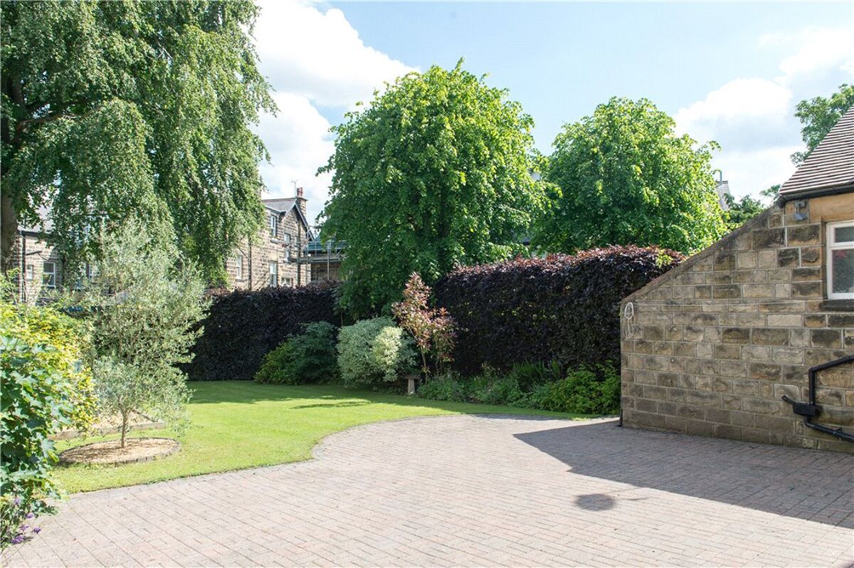 house for sale in Langcliffe Avenue, Harrogate, North Yorkshire, HG2