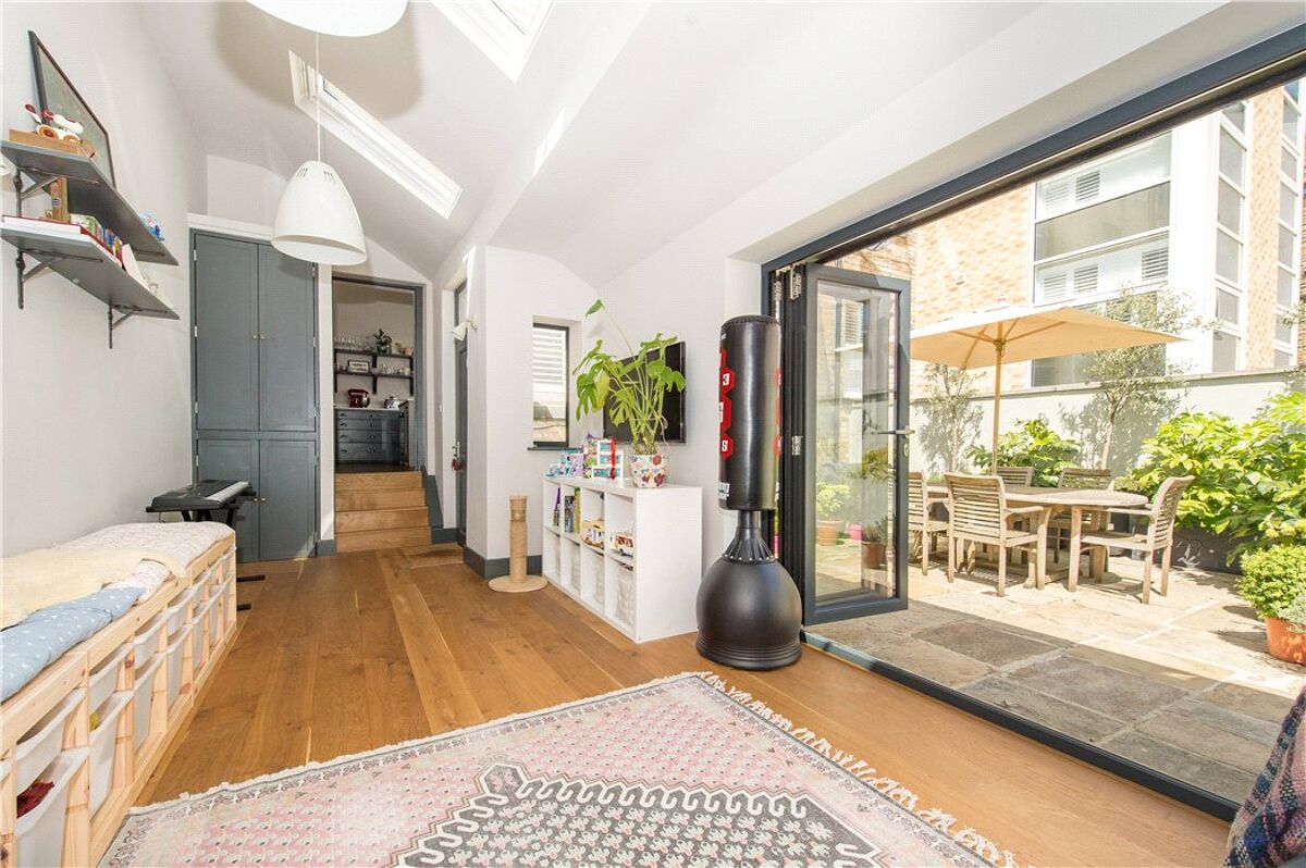 house for sale in Victoria Avenue, Harrogate, North Yorkshire, HG1