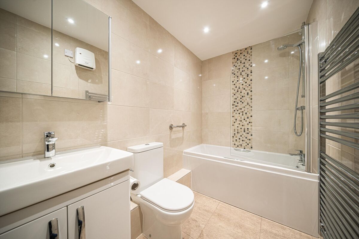 Apartment for sale in Byron Court, Beech Grove, Harrogate, North