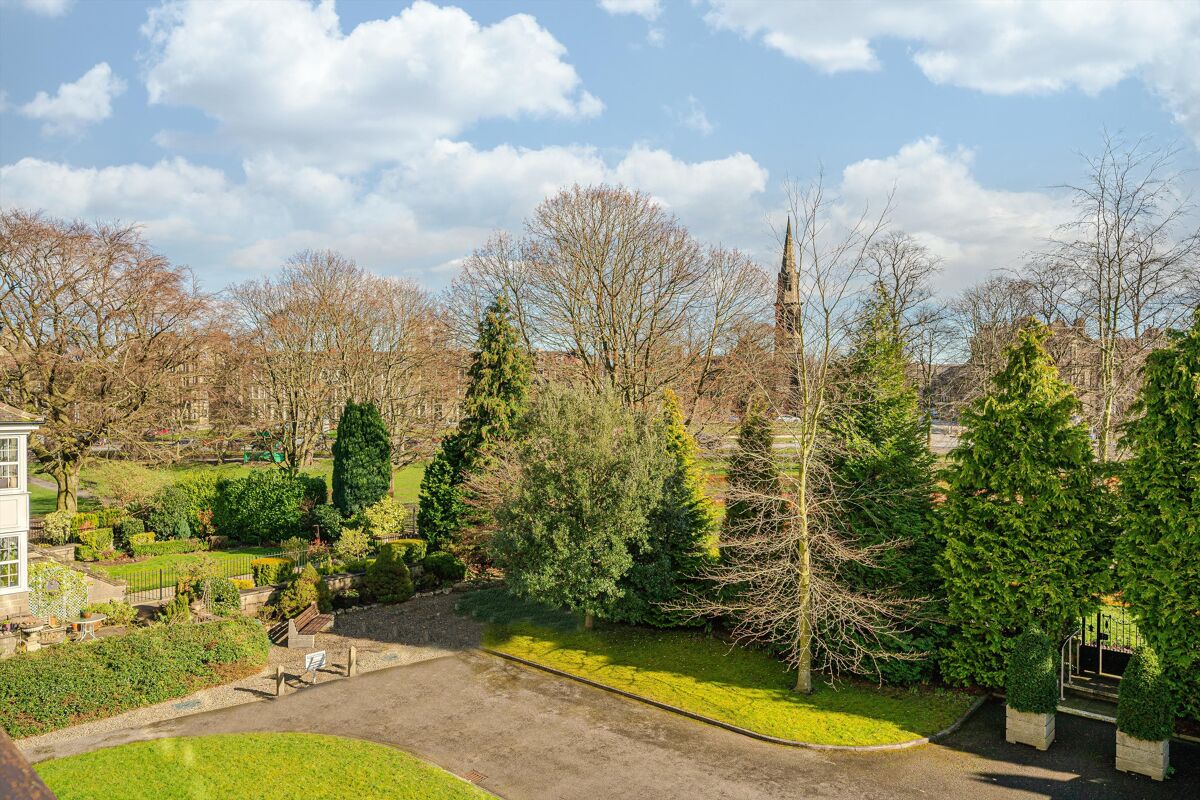 Apartment for sale in Byron Court, Beech Grove, Harrogate, North