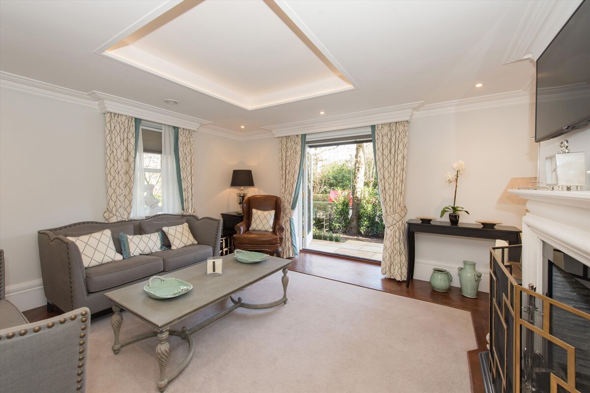 apartment for sale in Clarence Drive, Harrogate, North Yorkshire, HG1