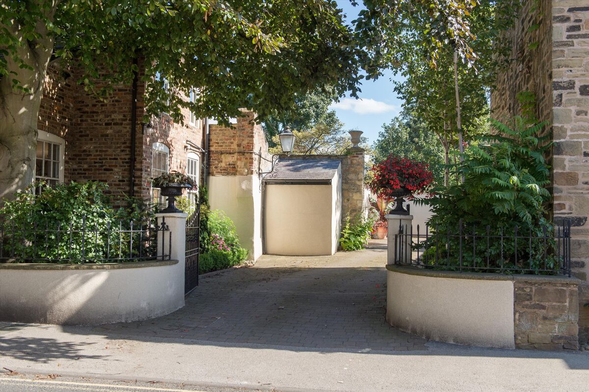 house for sale in Gracious Street, Knaresborough, North Yorkshire, HG5