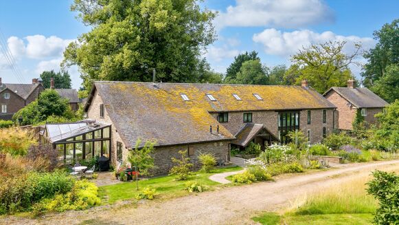 Picture of 5 bedroom house for sale.