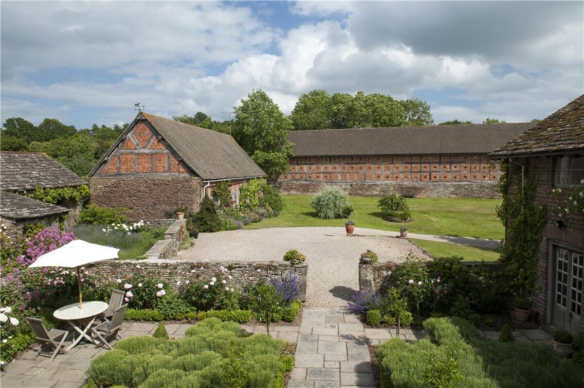 house for sale in Dippersmoor Manor, Kilpeck, Hereford, Herefordshire