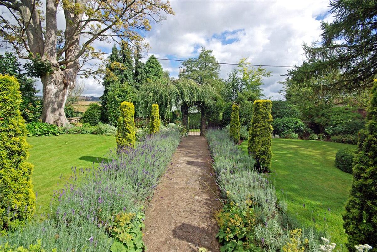 house for sale in Weston Under Penyard, RossOnWye, Herefordshire, HR9