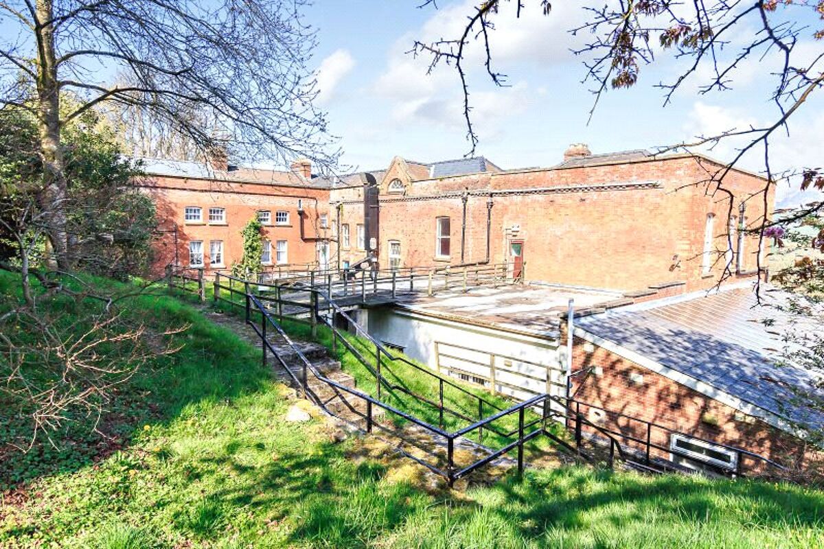 flat for sale in Pantygelli, Abergavenny, Monmouthshire, NP7