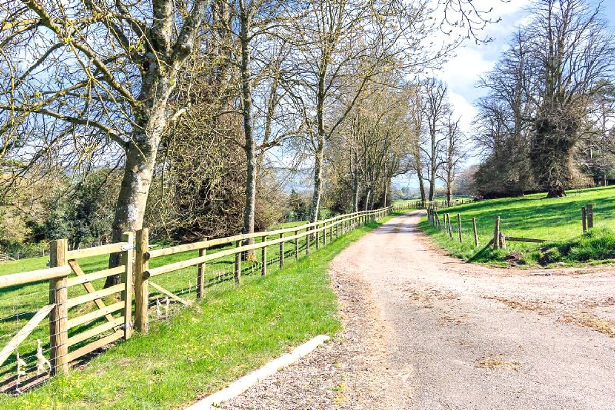 flat for sale in Pantygelli, Abergavenny, Monmouthshire, NP7