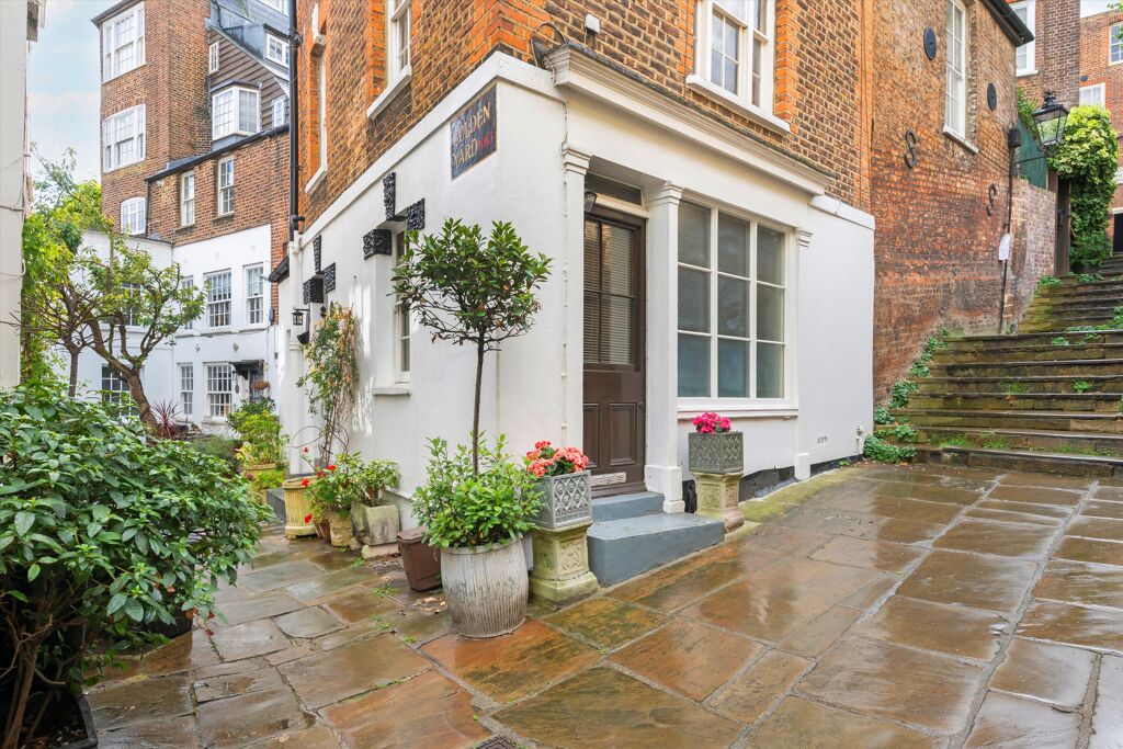 Image of Golden Yard, Holly Bush Steps, London, NW3.