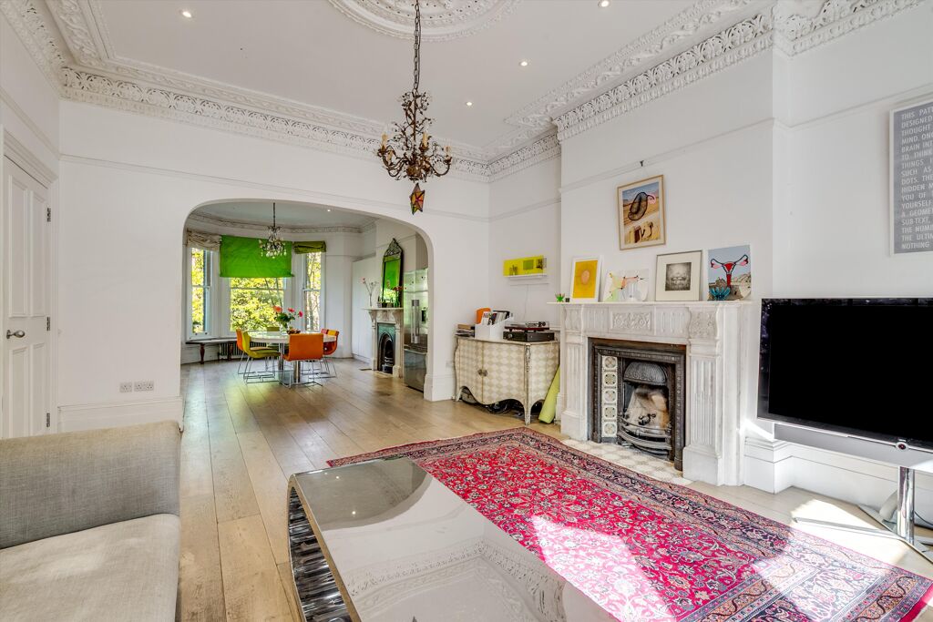 Image of Netherhall Gardens, Hampstead, London NW3