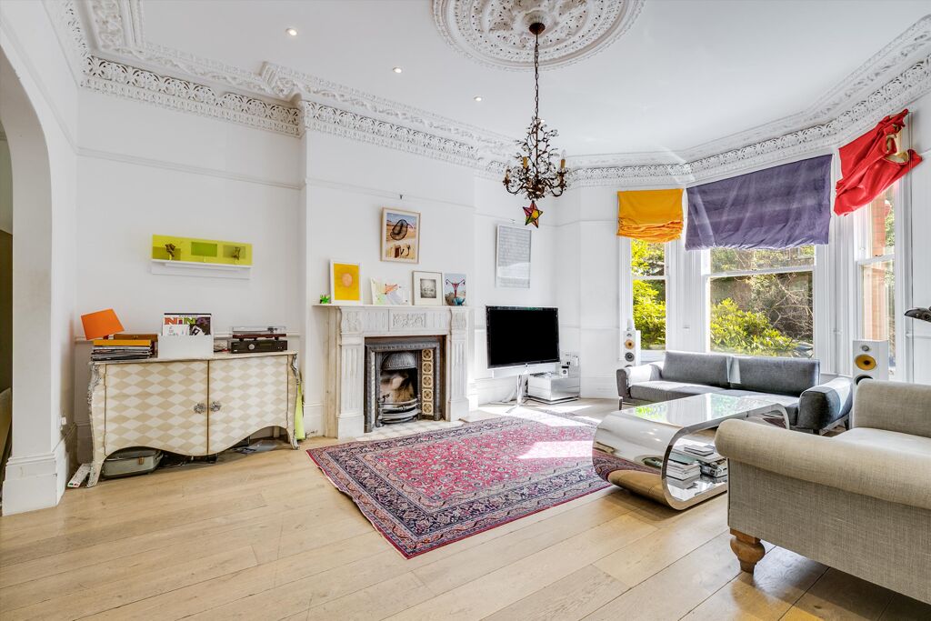 Image of Netherhall Gardens, Hampstead, London NW3