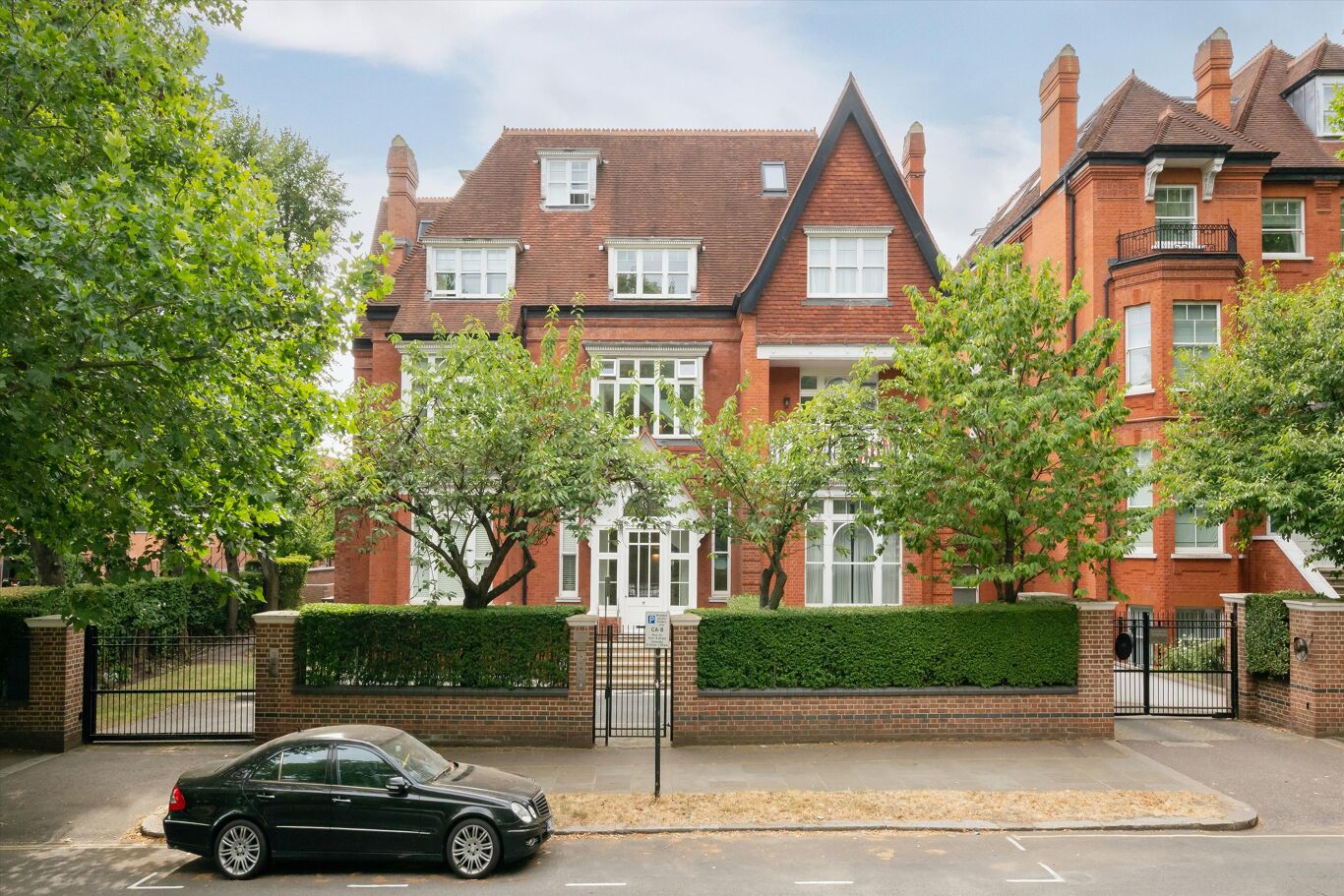 Image of Fitzjohns Avenue, Hampstead, London NW3
