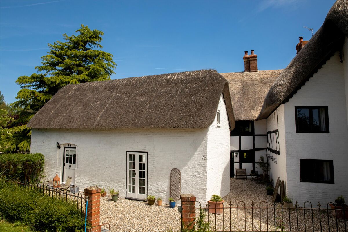 house for sale in Manningford Bruce, Wiltshire, SN9 HNG012123610