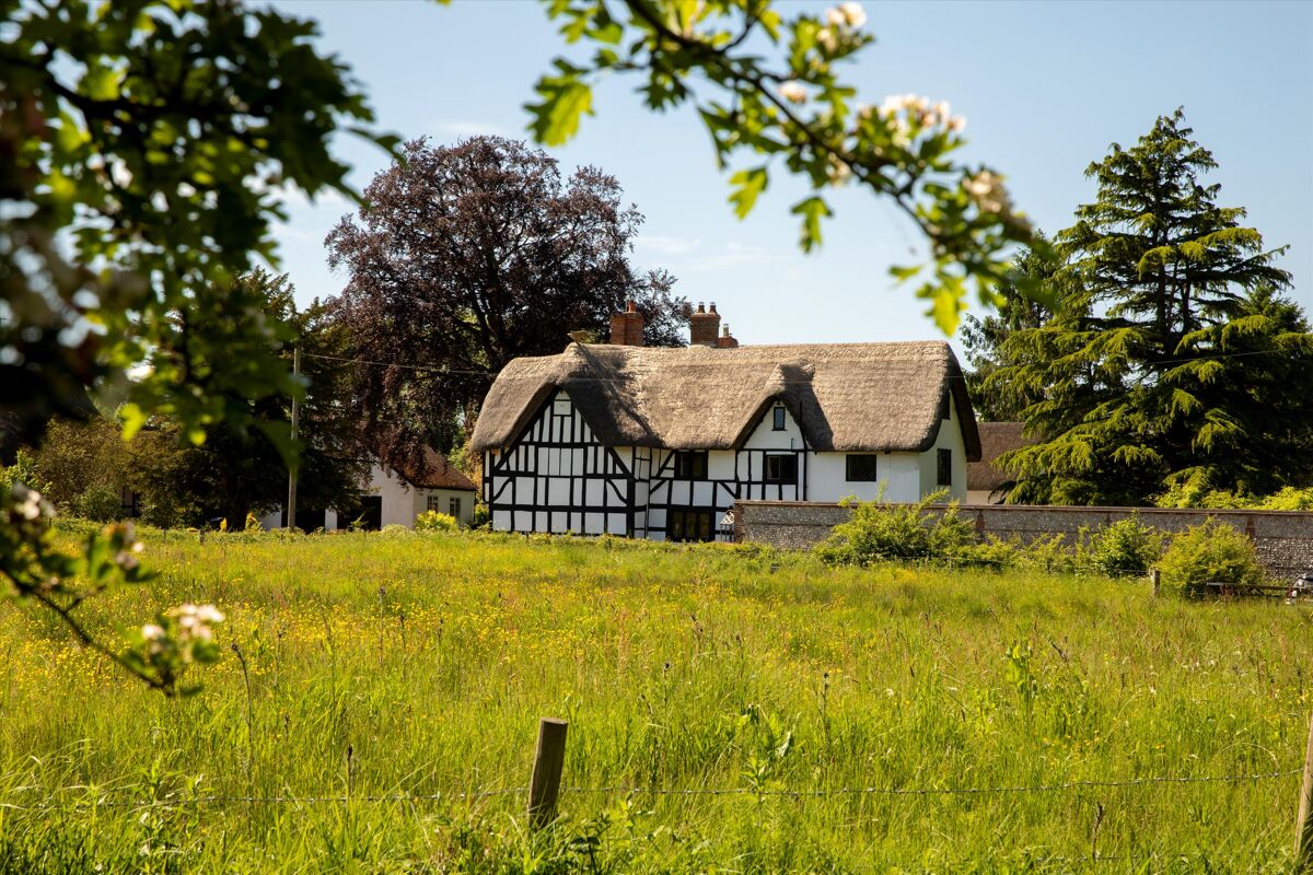 house for sale in Manningford Bruce, Wiltshire, SN9 HNG012123610