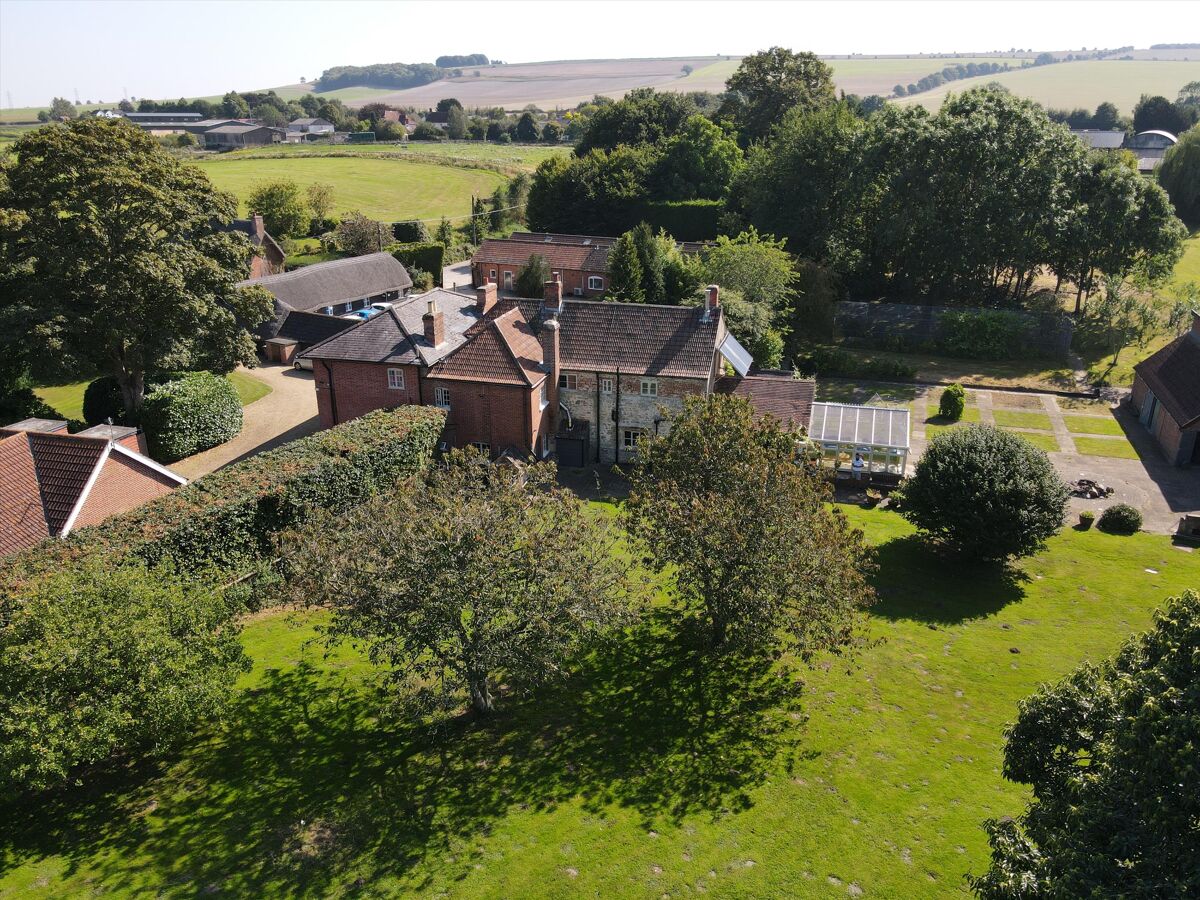 house for sale in Eastcott Common, Eastcott, Devizes, Wiltshire, SN10