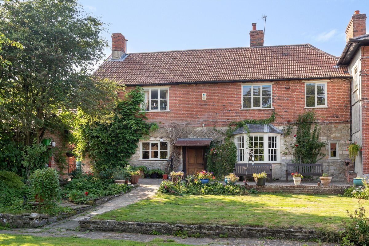 house for sale in Eastcott Common, Eastcott, Devizes, Wiltshire, SN10