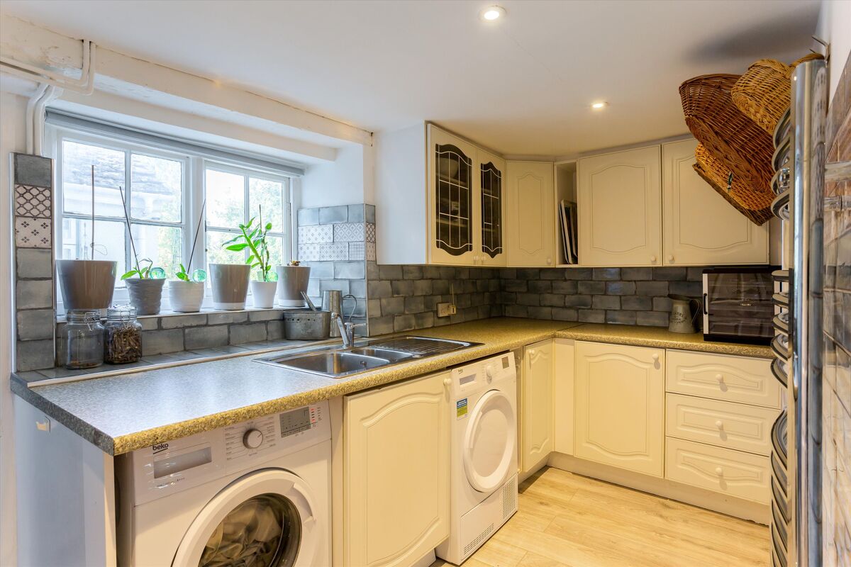 house for sale in Swindon, Wiltshire, SN6 HNG012294921