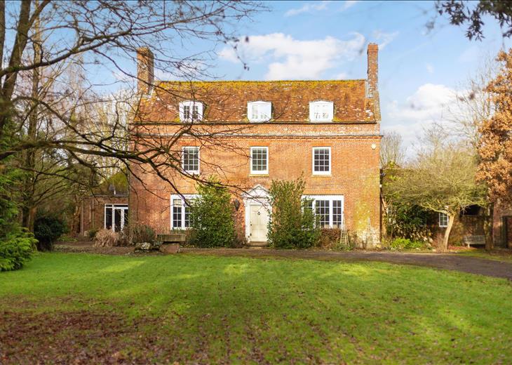 Country Houses for Sale in the UK - Mansions for Sale - Knight Frank (UK)