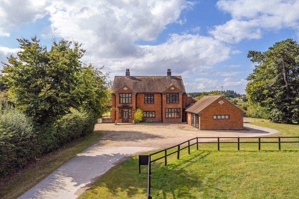 Image of Westbury Road, Little Cheverell, Devizes, Wiltshire, SN10