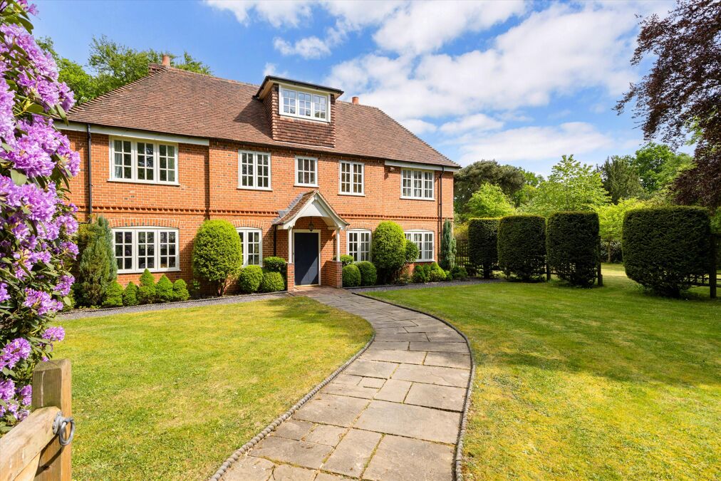 Image of Drove Lane, Cold Ash, Thatcham, Berkshire, RG18