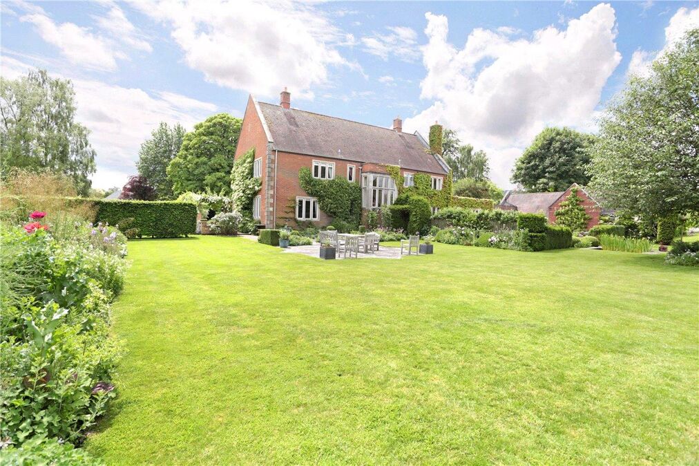 Image of White Street, West Lavington, Devizes, Wiltshire, SN10