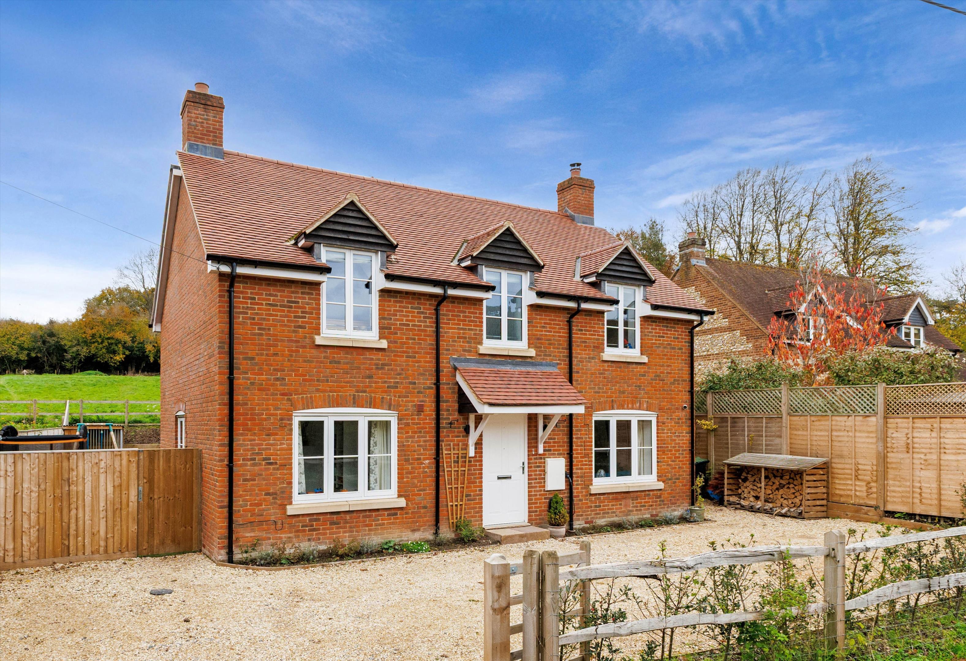 Knight Frank Property hng012501218