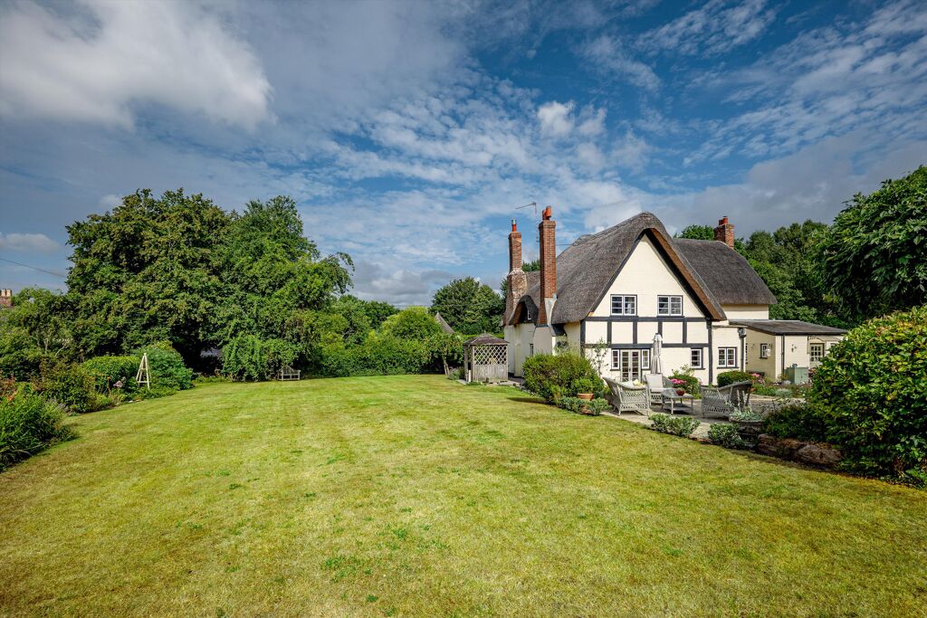 Image of Manor Farm Lane, Patney, Devizes, Wiltshire, SN10