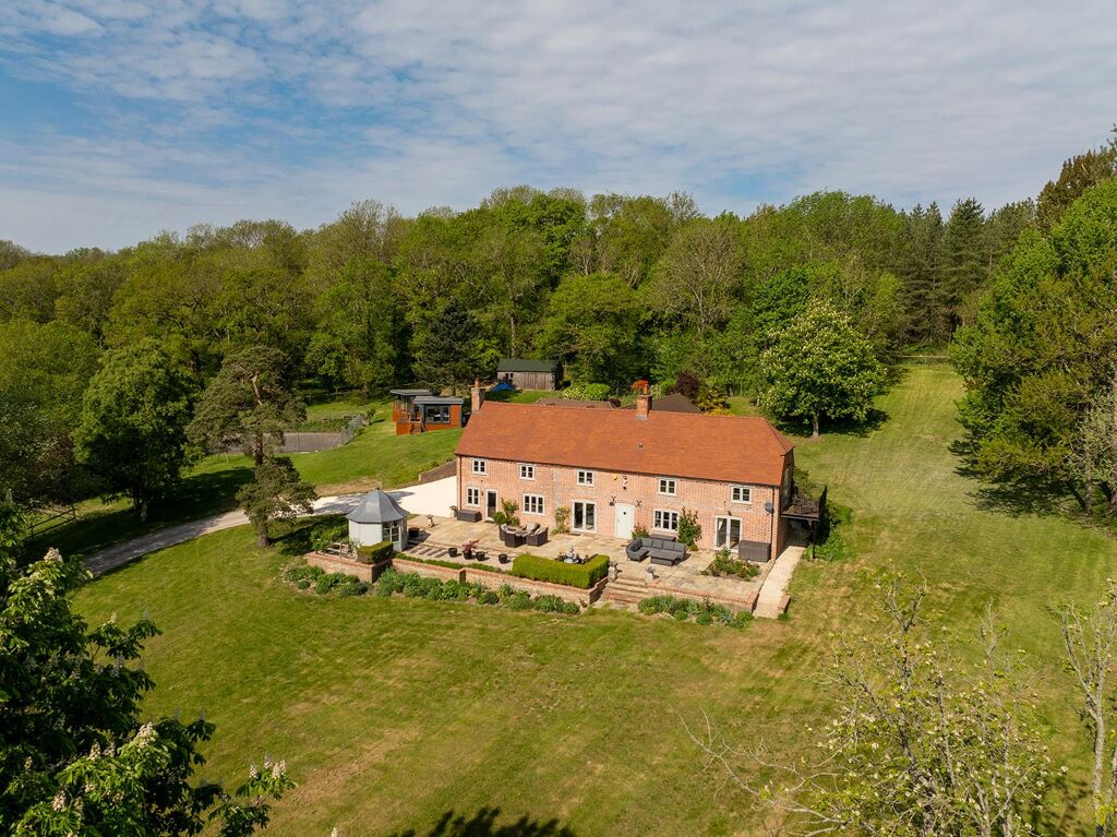 Image of Long Lane, Shaw, Newbury, Berkshire RG14