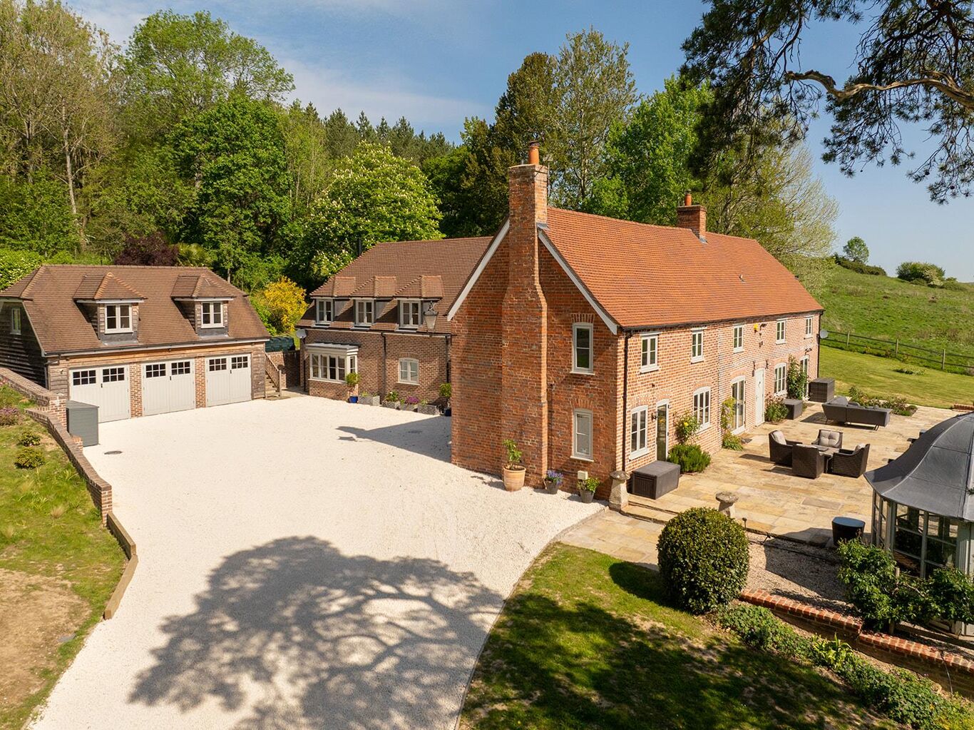 Image of Long Lane, Shaw, Newbury, Berkshire RG14