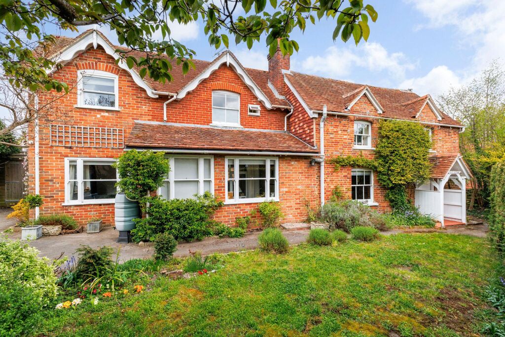 Image of Station Road, Kintbury, Hungerford, Berkshire, RG17