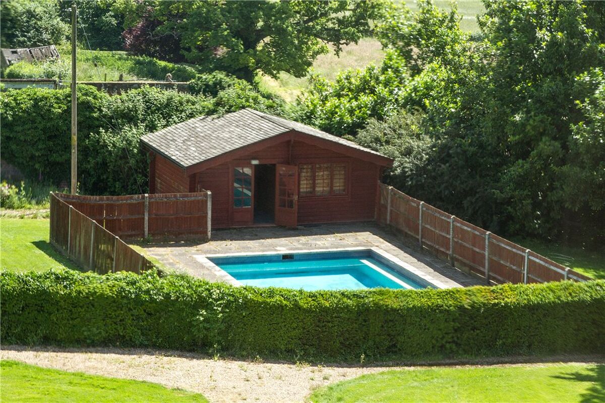 house for sale in Manns Hill, Burghfield Common, Reading, Berkshire