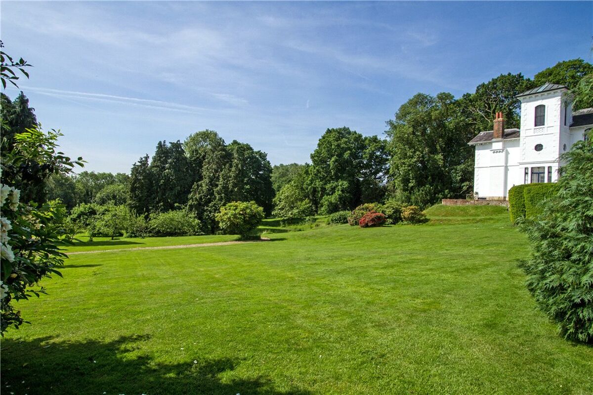 house for sale in Manns Hill, Burghfield Common, Reading, Berkshire