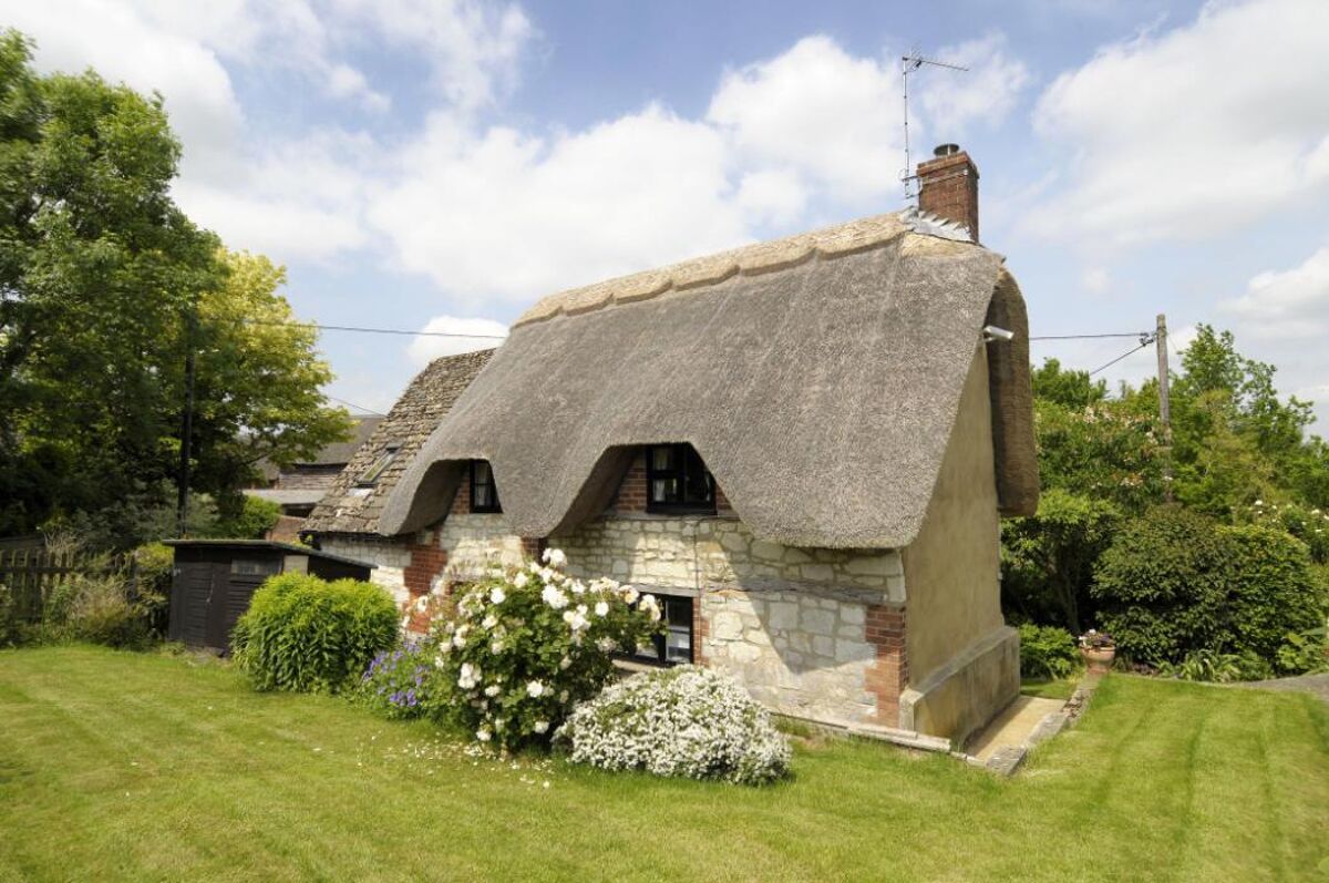 house for sale in Knighton, Swindon, Oxfordshire, SN6 HNG090089