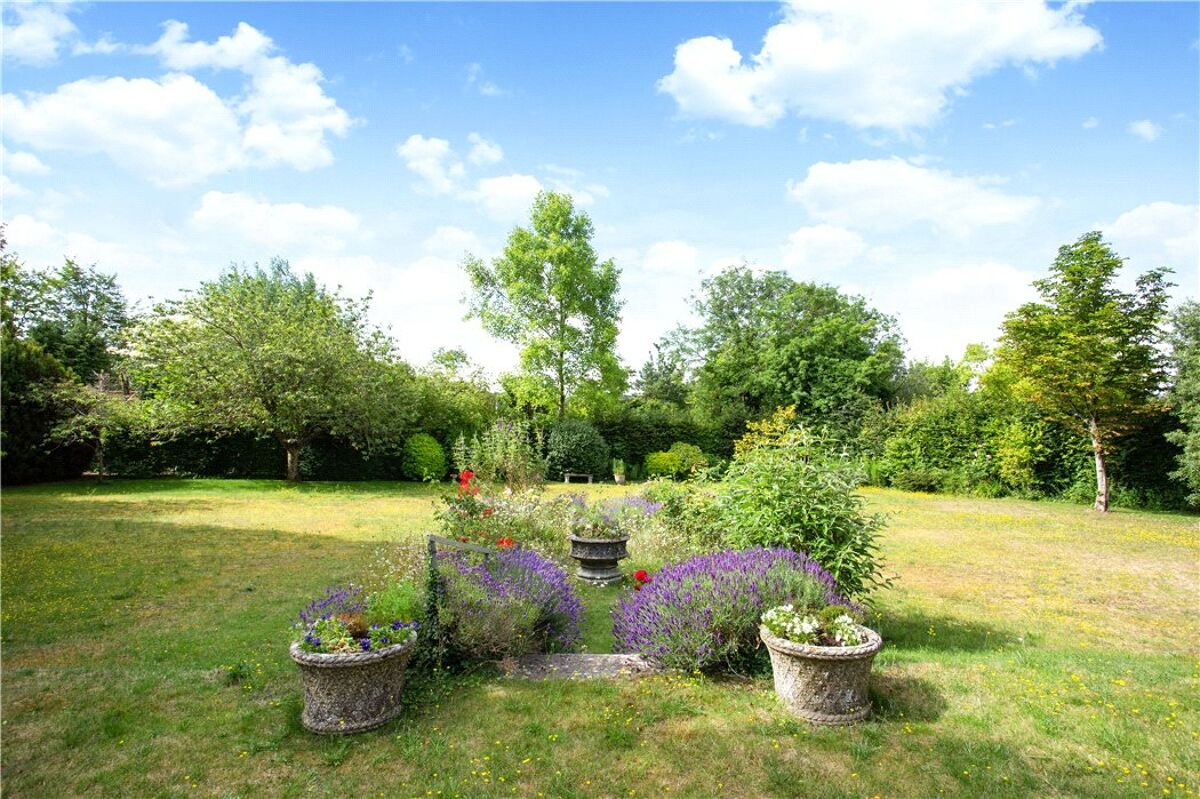 house for sale in High Street, Kintbury, Hungerford, Berkshire, RG17