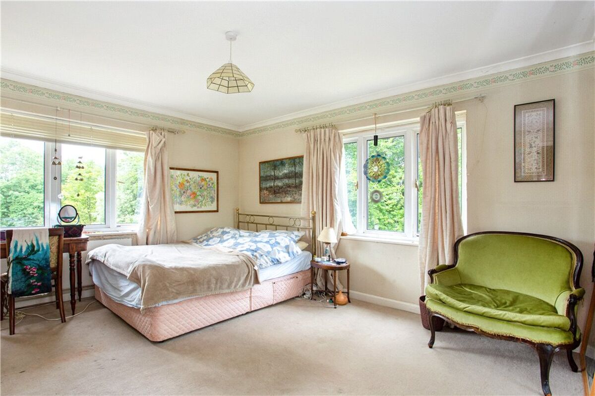 house for sale in High Street, Kintbury, Hungerford, Berkshire, RG17