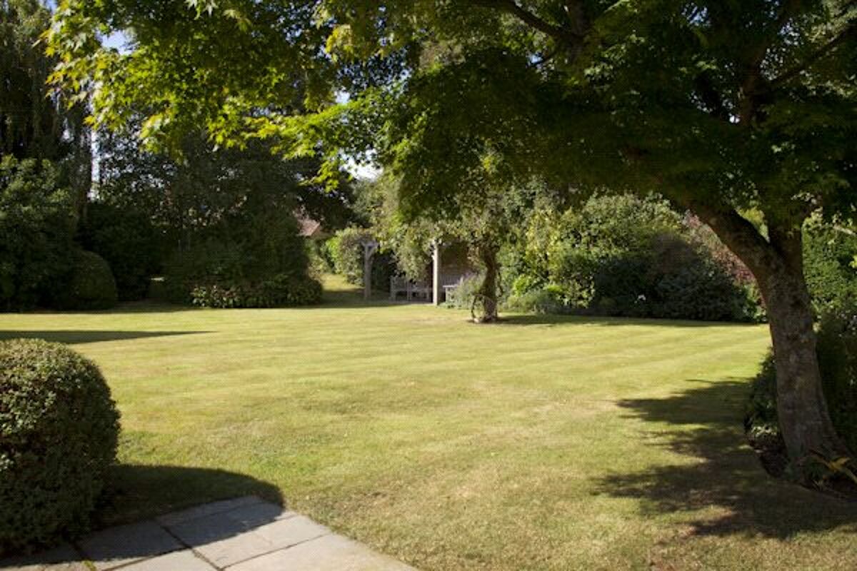 house for sale in East End, Newbury, Hampshire, RG20 HNG100258 Knight Frank