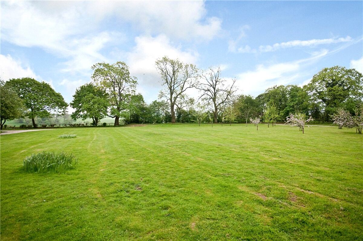 house for sale in Battens Farm House, Ermin Street, Lambourn Woodlands