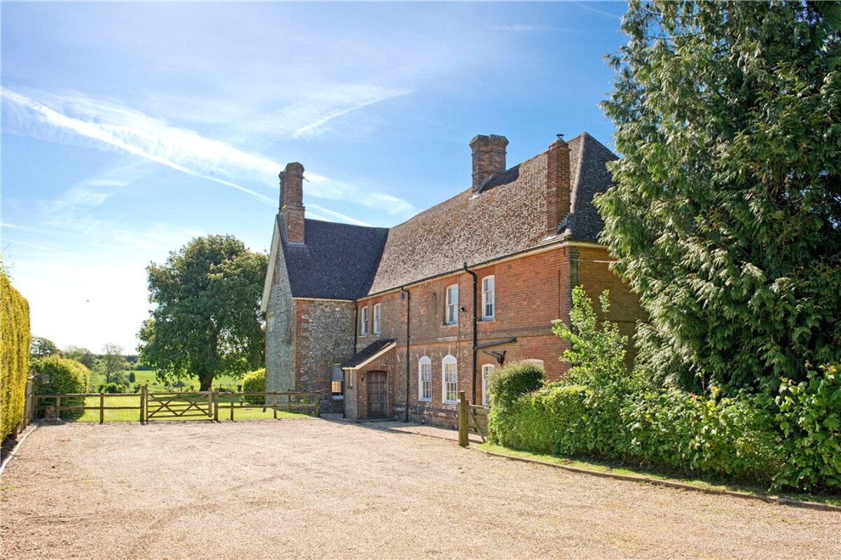 house for sale in Battens Farm House, Ermin Street, Lambourn Woodlands