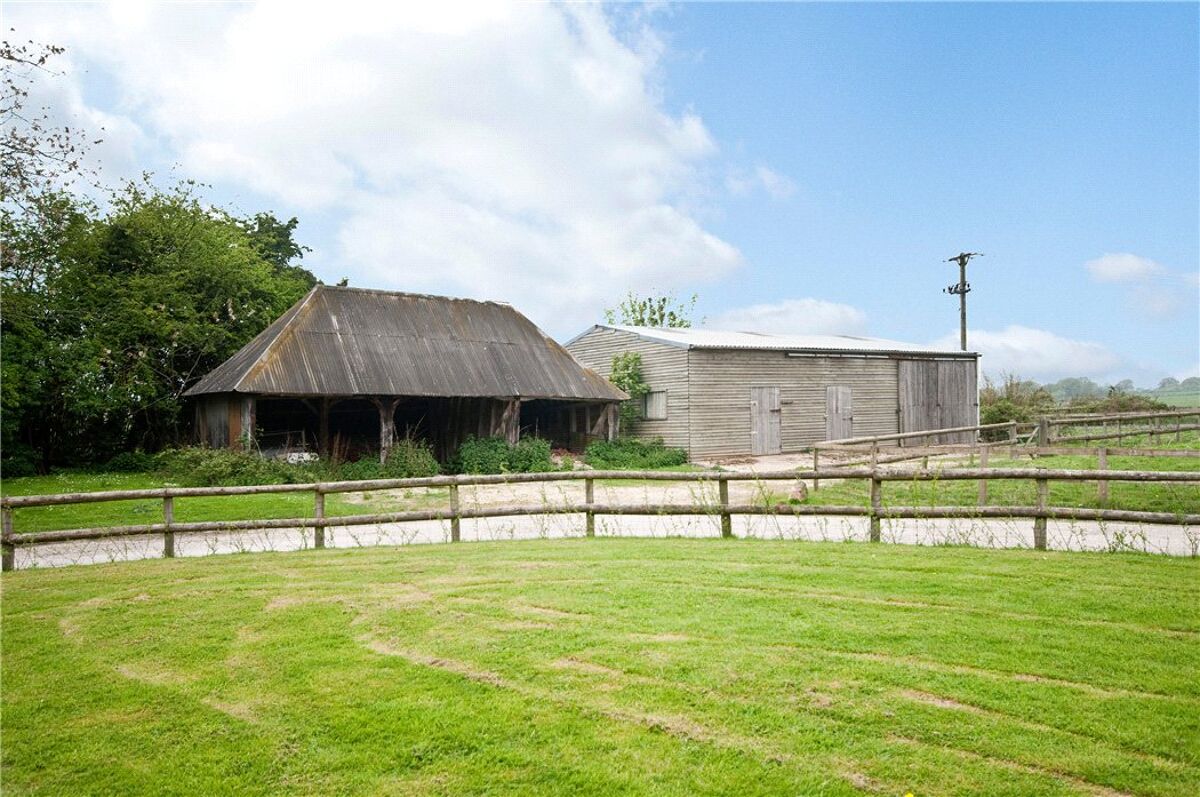 house for sale in Battens Farm House, Ermin Street, Lambourn Woodlands