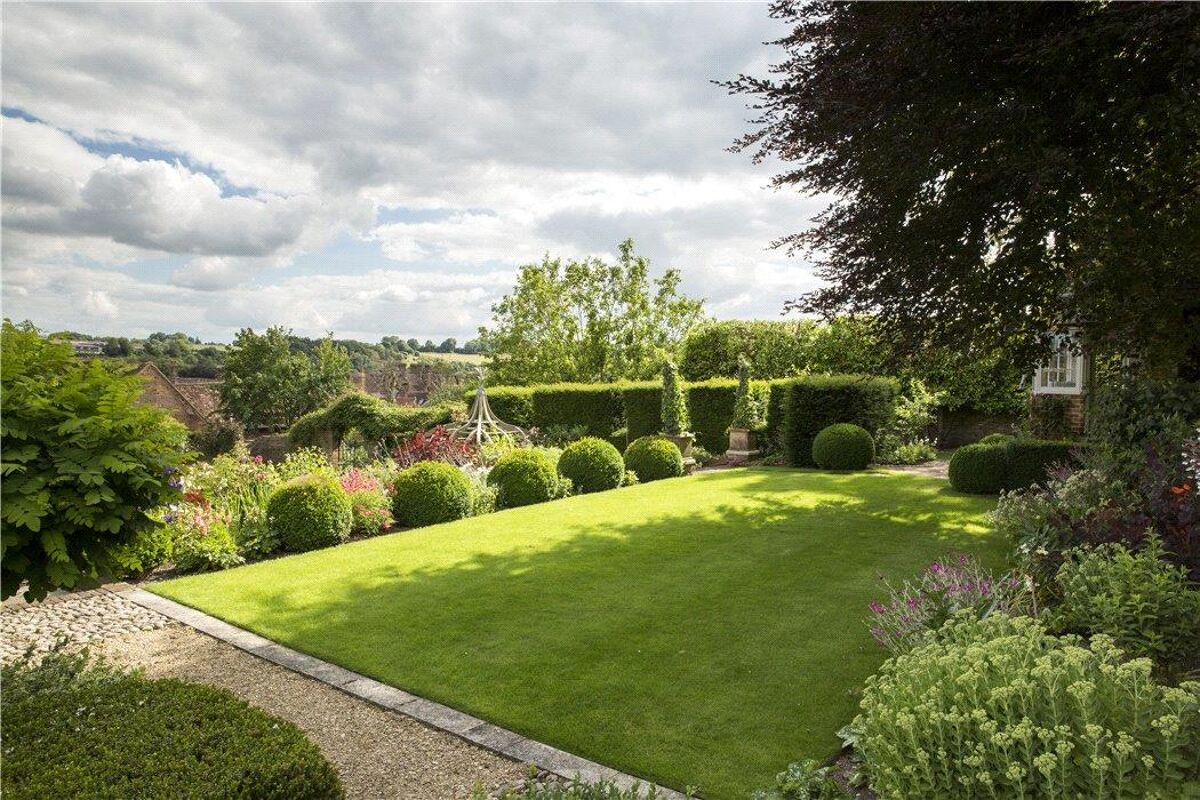 house for sale in Kingsbury Street, Marlborough, Wiltshire, SN8